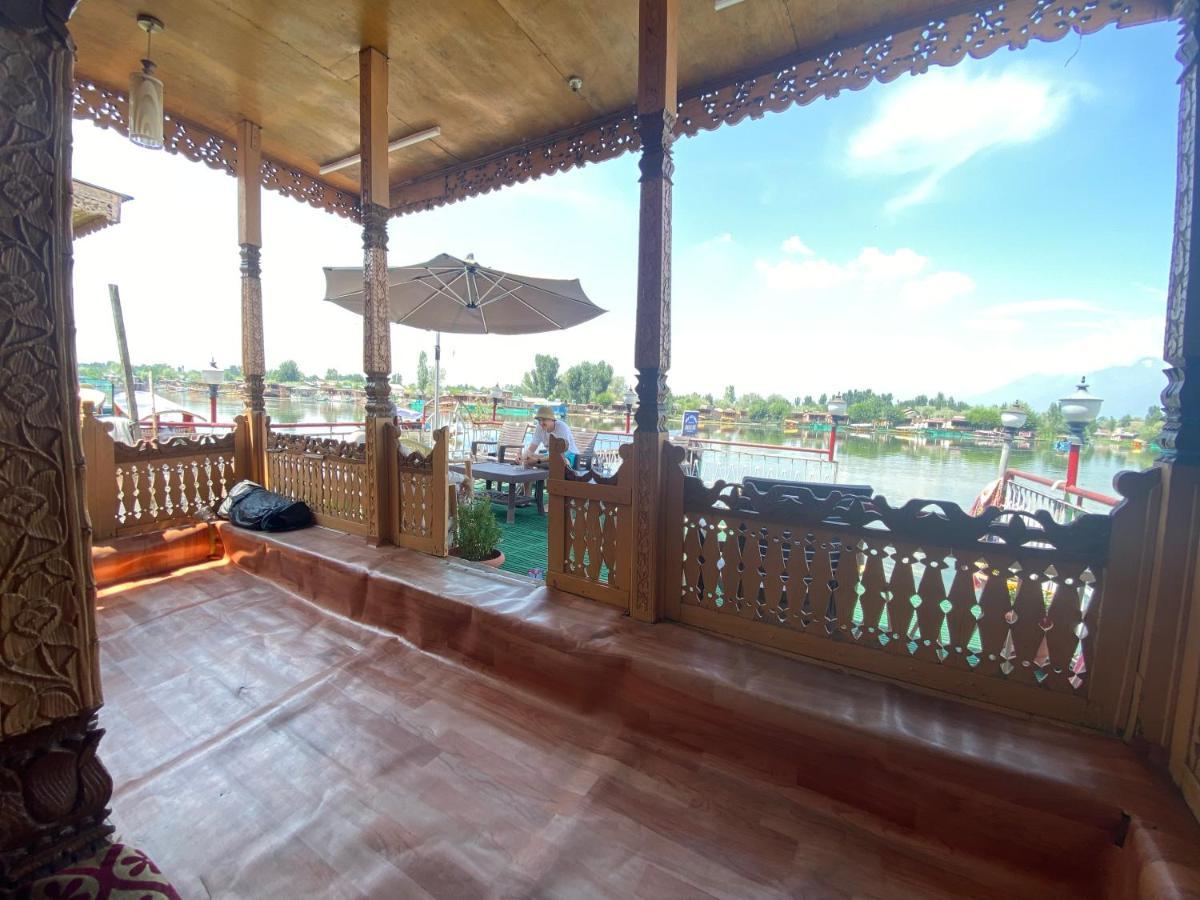 Lake Palace Group Of House Boats ศรีนาการ์ ภายนอก รูปภาพ