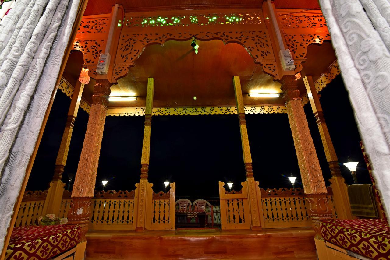 Lake Palace Group Of House Boats ศรีนาการ์ ภายนอก รูปภาพ