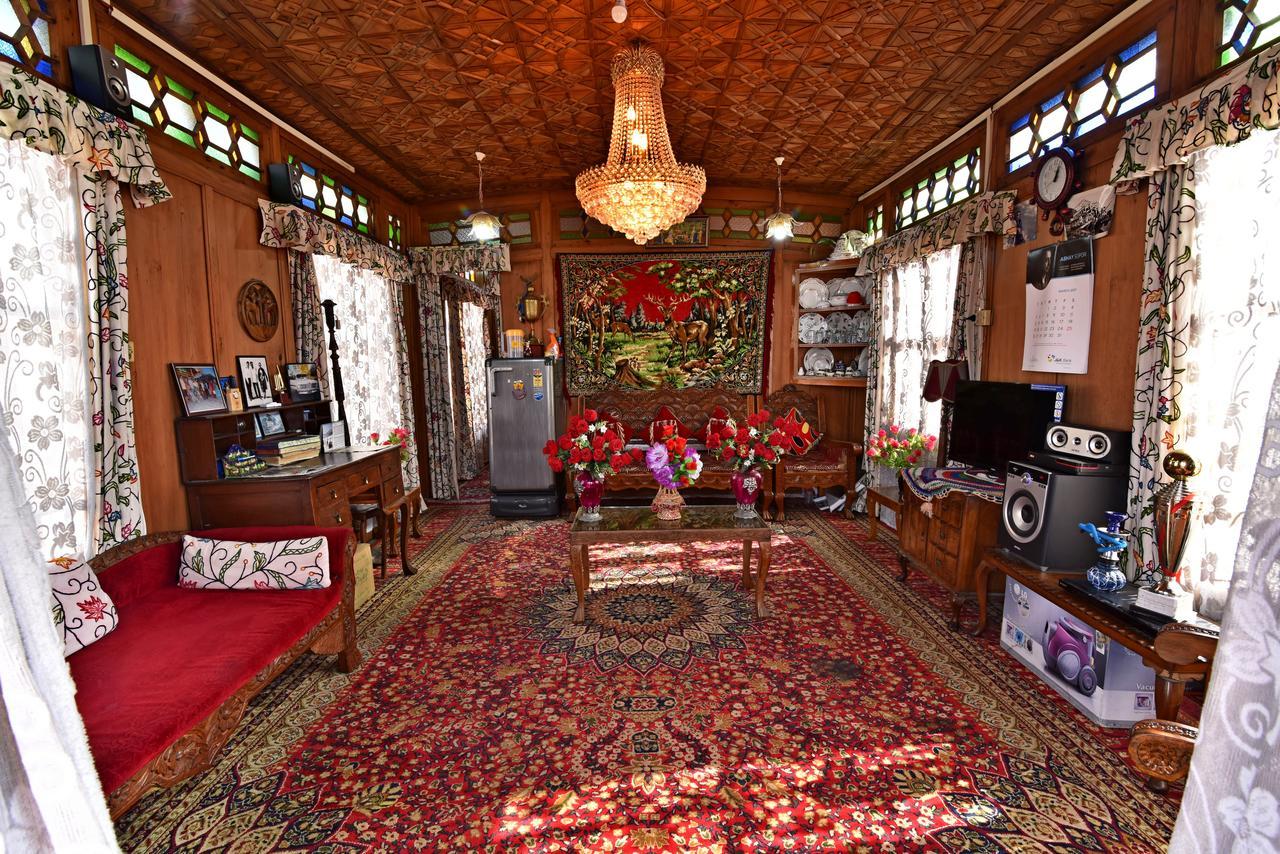 Lake Palace Group Of House Boats ศรีนาการ์ ภายนอก รูปภาพ