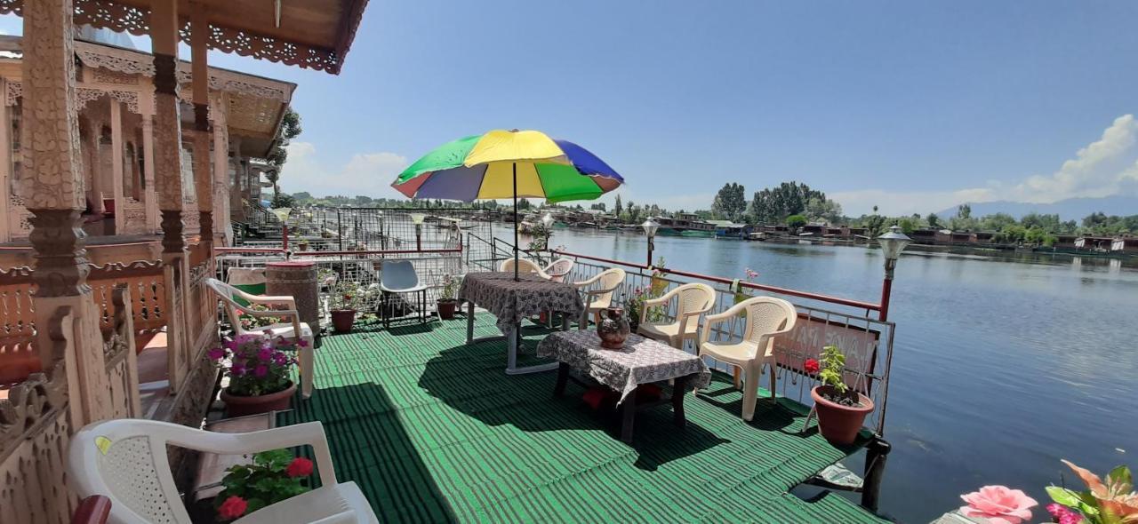 Lake Palace Group Of House Boats ศรีนาการ์ ภายนอก รูปภาพ
